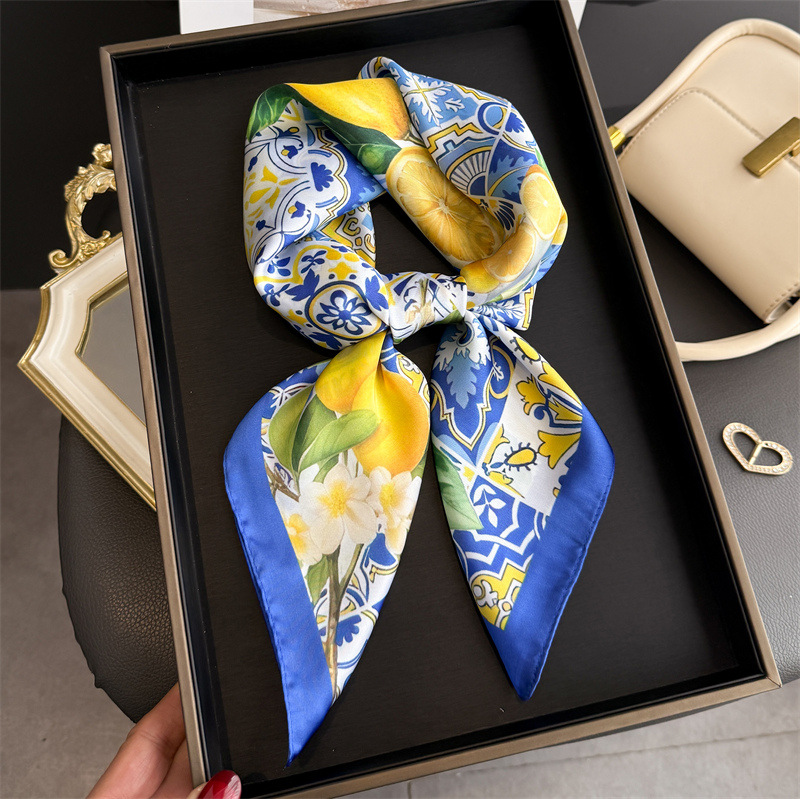 Silk Neck Scarf - ผ้าพันคอไหมพิมพ์ลายผลไม้ใหม่ปี 2026 สำหรับผู้หญิง ใช้ตกแต่งผูกคอ ขนาด 70*70