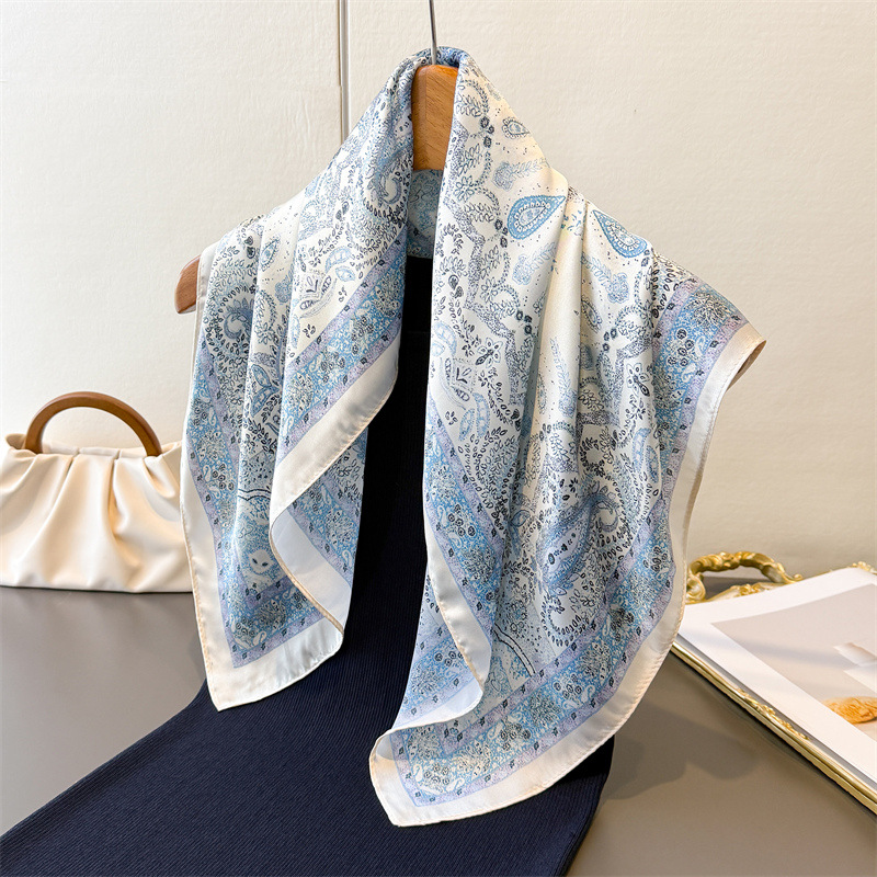Face Scarf Mask - ผ้าพันคอซาตินบางลายดอกไม้สไตล์วินเทจสำหรับผู้หญิง ผ้าพันคอผืนเล็กสำหรับฤดูใบไม้ผลิ ใช้ได้หลากหลายสำหรับมัดผมและกระเป๋า ขนาด 70x70 ซม.