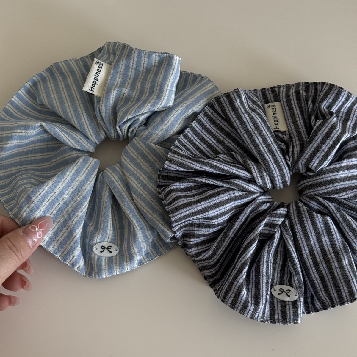 ที่คาดผมผ้าไหมสีน้ำเงินล้วน แฟ - Silk Tie Striped บทวิจารณ์และราคา
