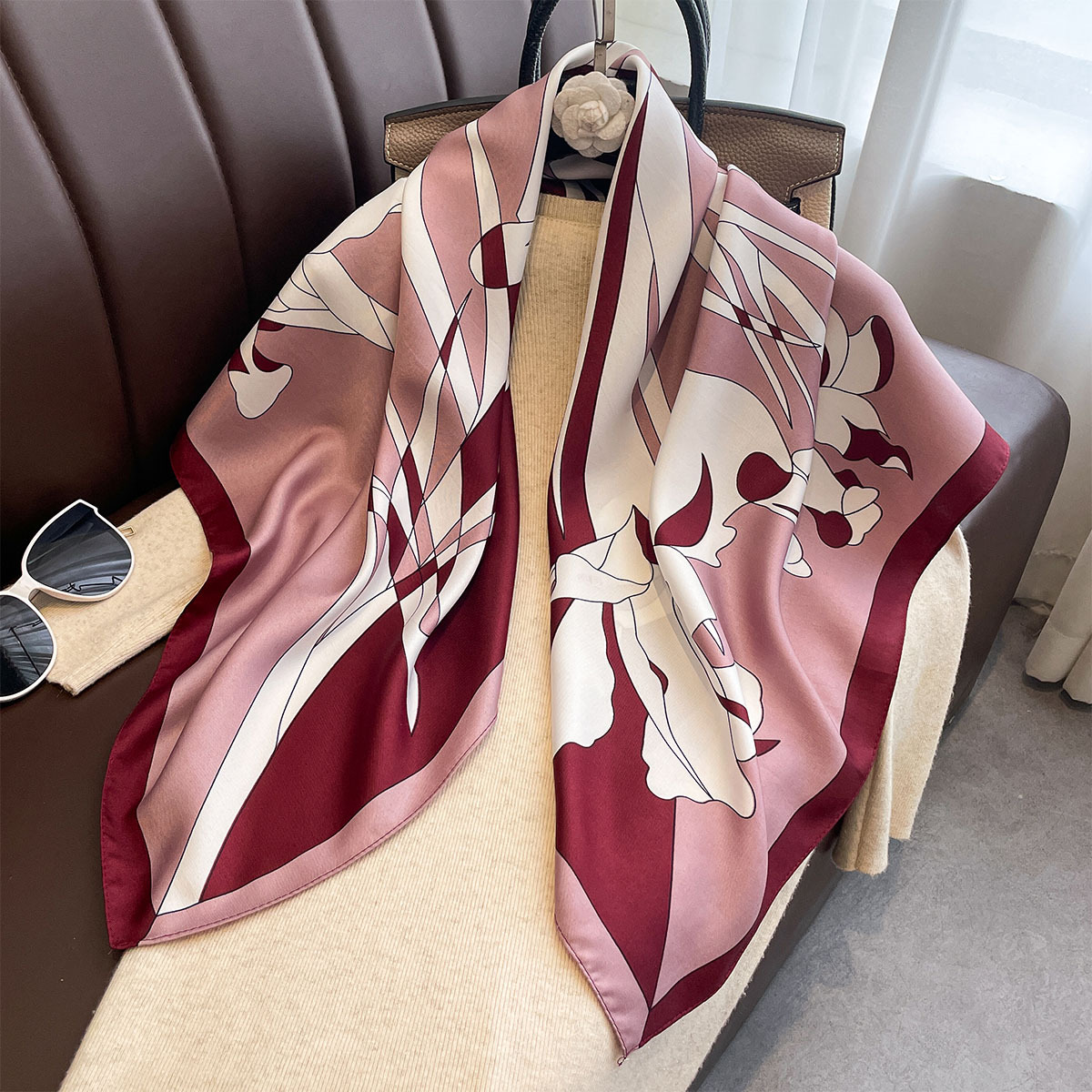 ผ้าพันคอสี่เหลี่ยมหรูหรา ขนาด  - Ascot Neck Scarf บทวิจารณ์และราคา