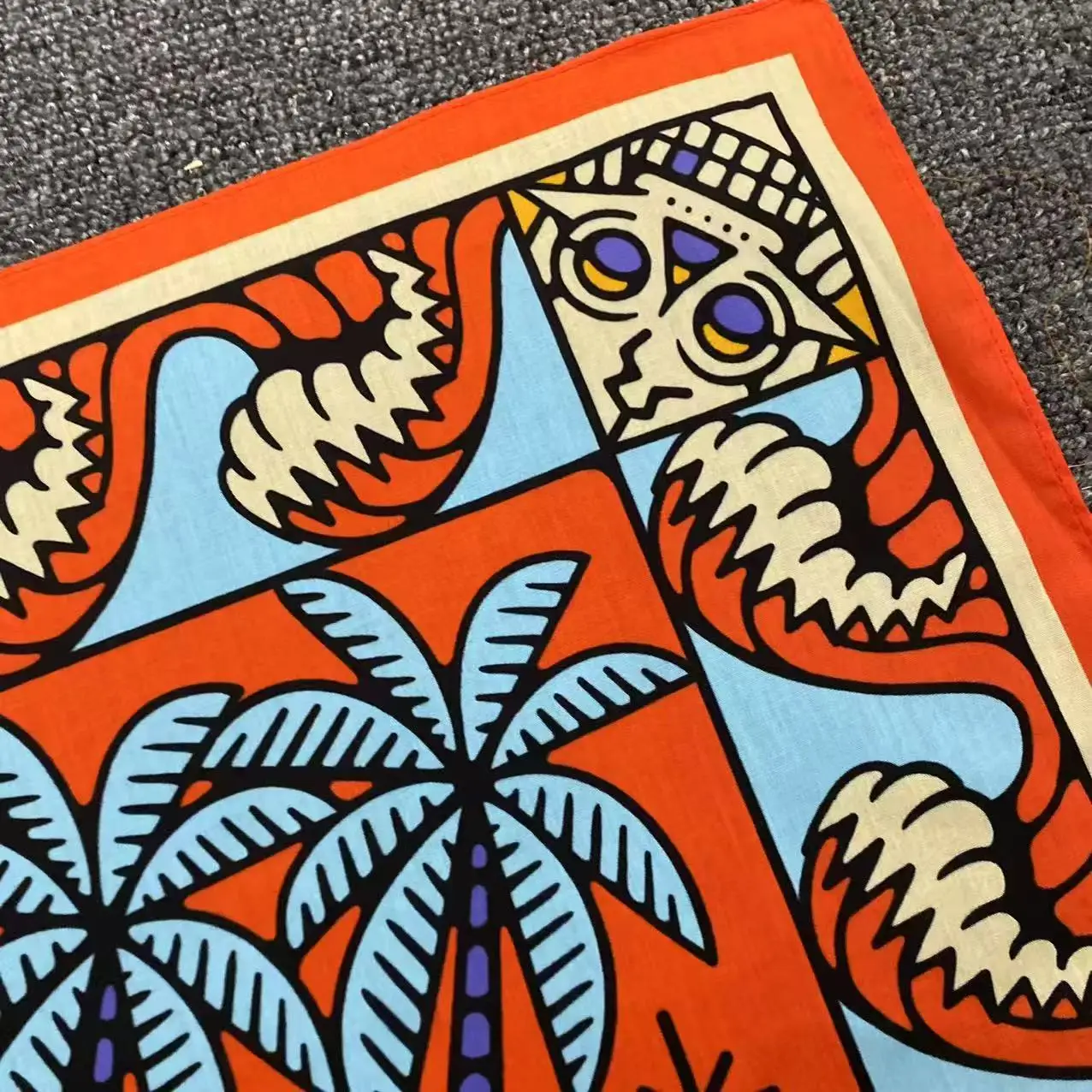 ผ้าพันคอทรงสี่เหลี่ยมลายการ์ตู - Face Scarf Mask บทวิจารณ์และราคา